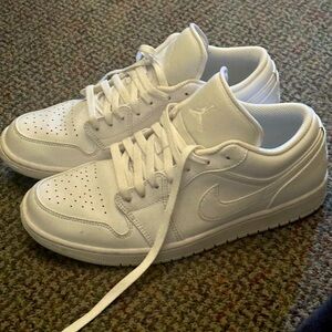 Men’s Nike Air Force 1; like-new condition!